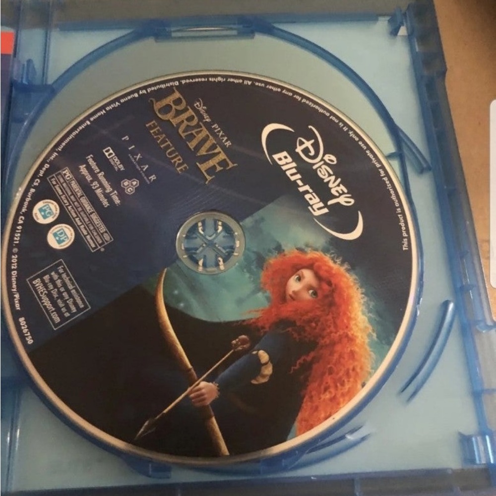 Brave (Blu-ray, 2012) - Picture 3 of 5